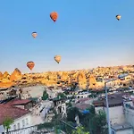 Cappadocia Ozbek Stone House 2* غوريمِيه