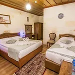 فندق Cappadocia Ozbek Stone House 2*