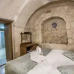 فندق Cappadocia Ozbek Stone House 2*