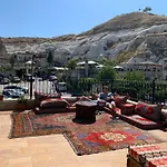 Cappadocia Ozbek Stone House فندق