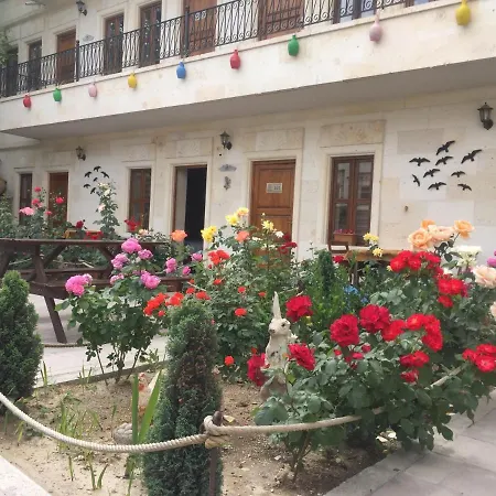 Cappadocia Ozbek Stone House فندق غوريمِيه