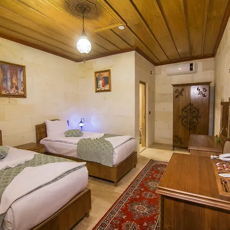 Cappadocia Ozbek Stone House غوريمِيه