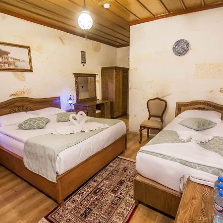 酒店 Cappadocia Ozbek Stone House 2*