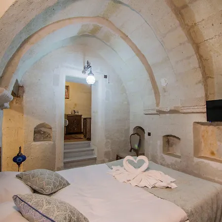 Cappadocia Ozbek Stone House 2* 格雷梅