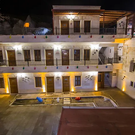 Cappadocia Ozbek Stone House فندق